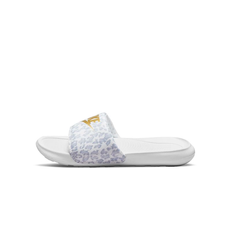 sandalias-nike-cn9676-103-w-nike-victori-one-slide-print-mujer-3