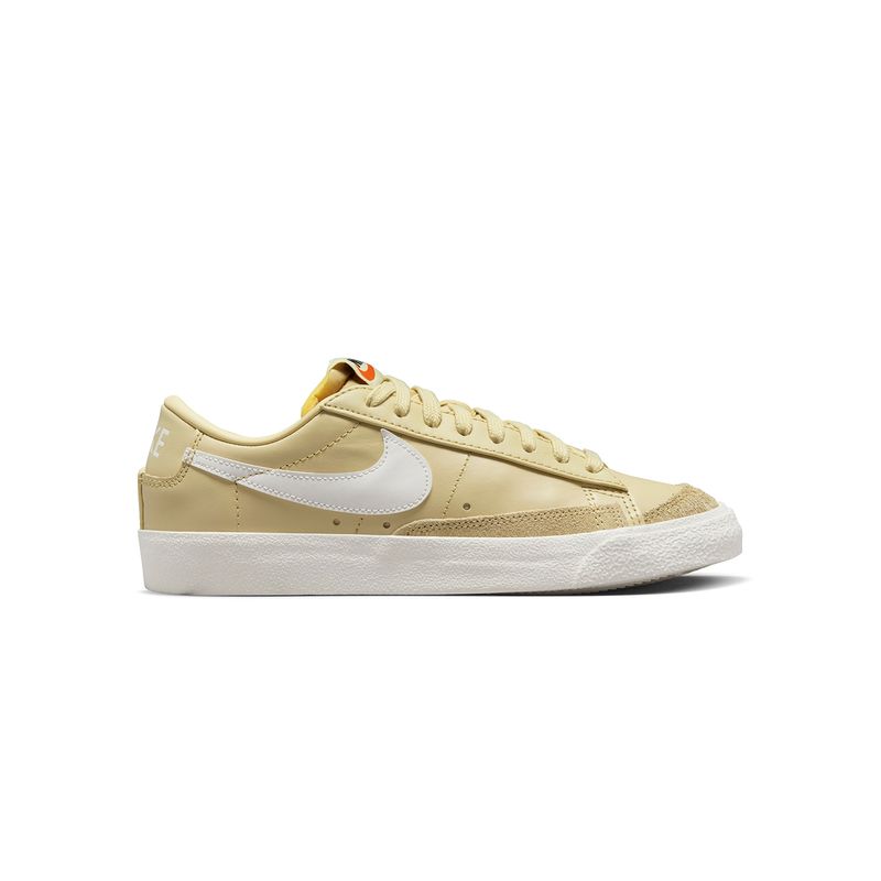 Zapatillas Basketball Mujer Nike W Blazer Low 7 Amarillo
