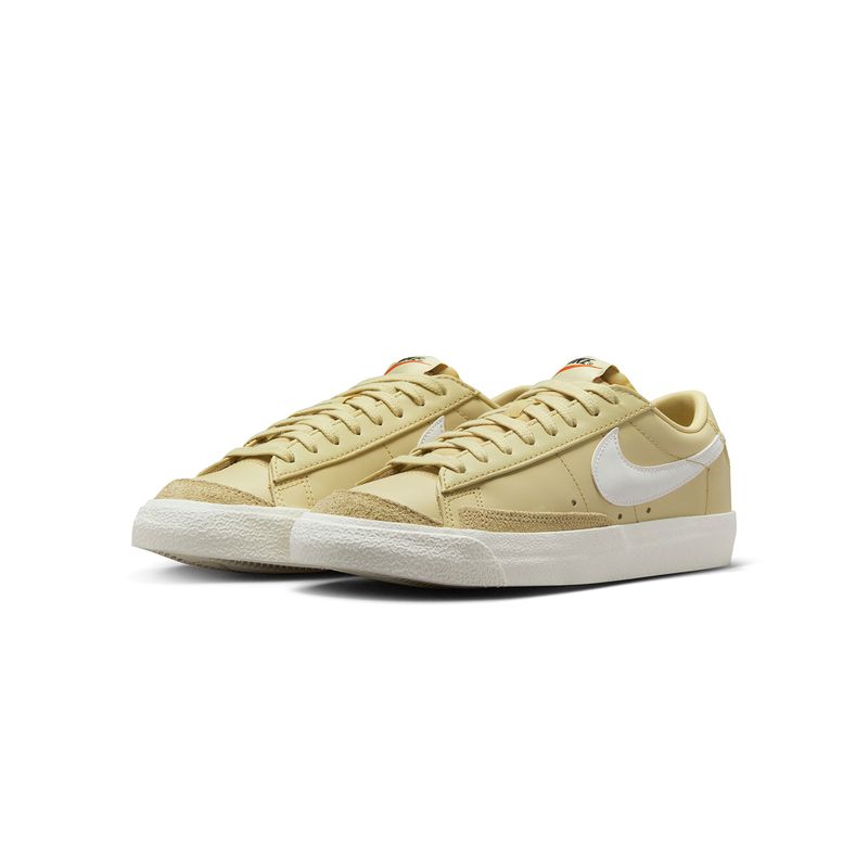 Zapatillas Basketball Mujer Nike W Blazer Low 7 Amarillo